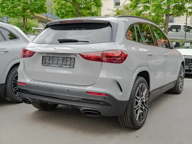 Mercedes-Benz GLA 220