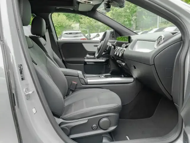 Mercedes-Benz GLA 220