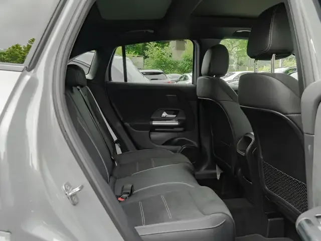 Mercedes-Benz GLA 220