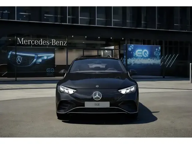 Mercedes-Benz EQE 300