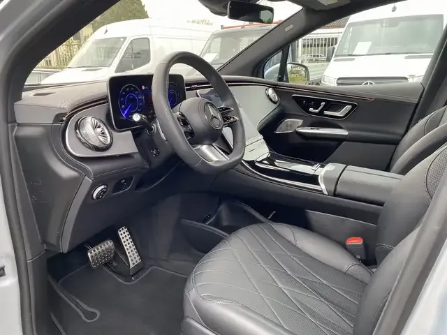 Mercedes-Benz EQE SUV