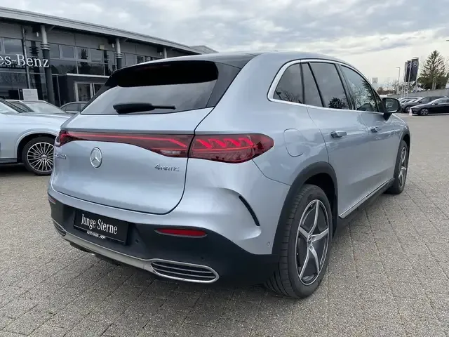 Mercedes-Benz EQE SUV