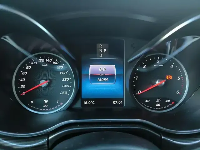 Mercedes-Benz V 250