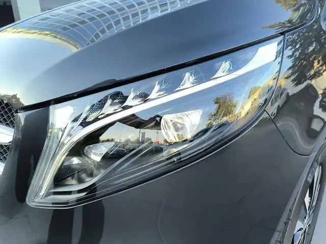 Mercedes-Benz V 250