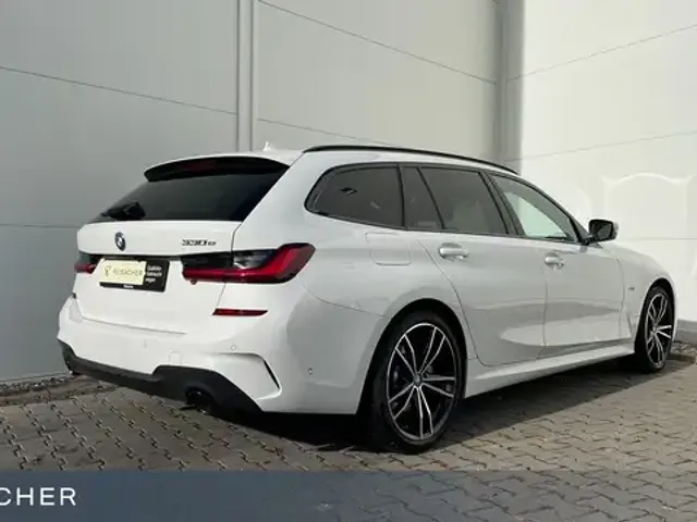 BMW 330