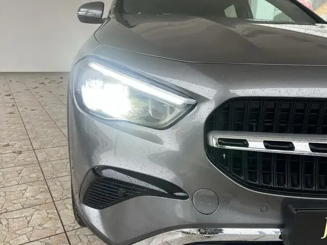 Mercedes-Benz GLA 250