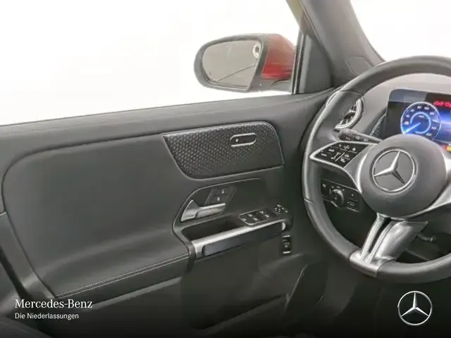 Mercedes-Benz EQB 300