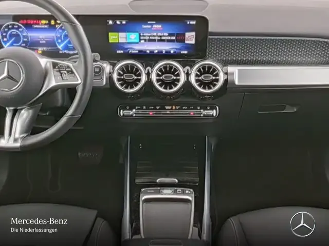 Mercedes-Benz EQB 300