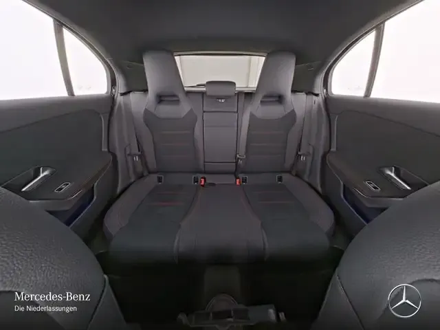 Mercedes-Benz A 220