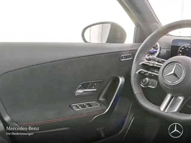 Mercedes-Benz A 220