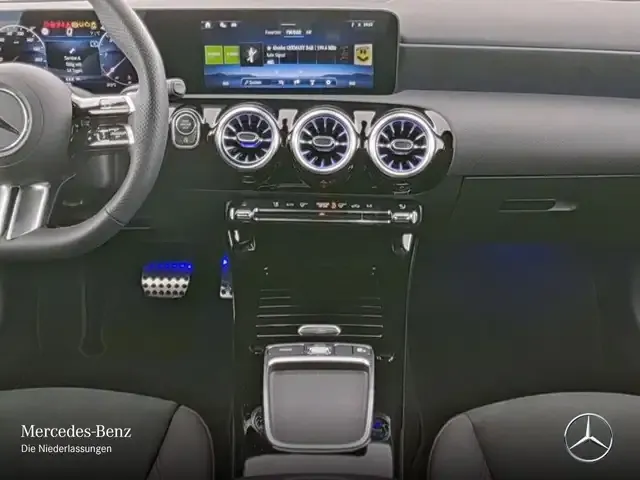 Mercedes-Benz A 220