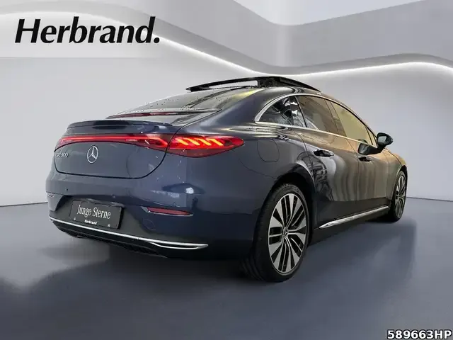 Mercedes-Benz EQE 300