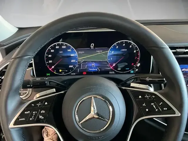 Mercedes-Benz E 200
