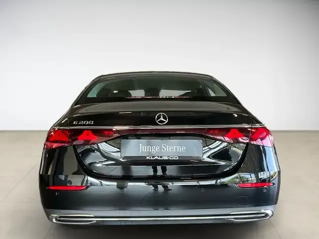 Mercedes-Benz E 200