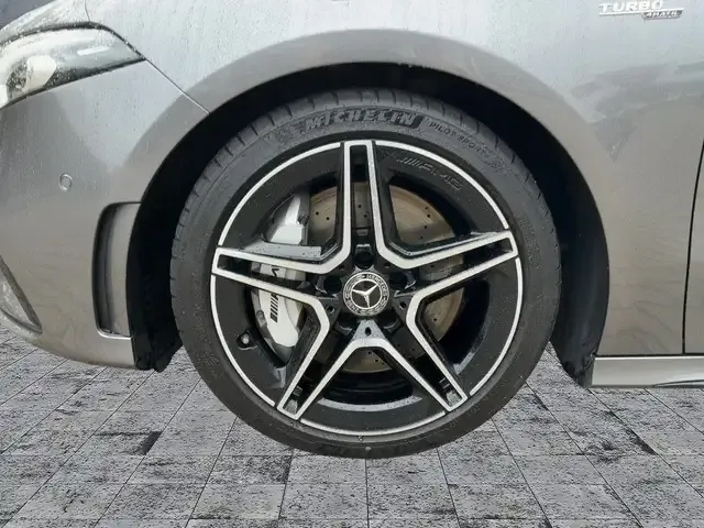 Mercedes-Benz A 35 AMG
