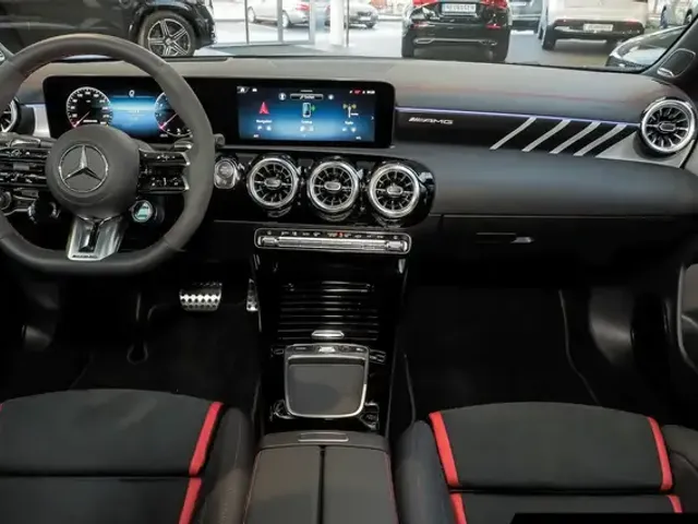 Mercedes-Benz CLA 45 AMG