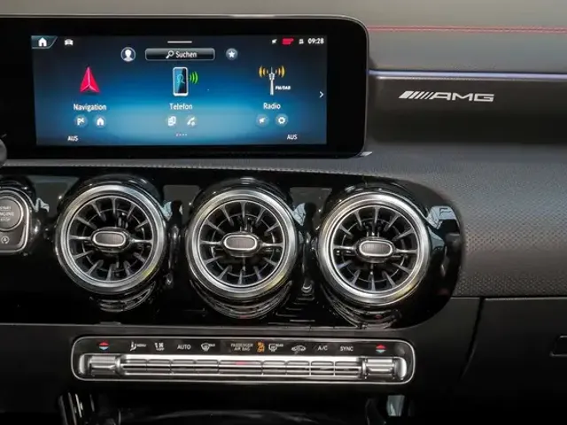 Mercedes-Benz CLA 45 AMG