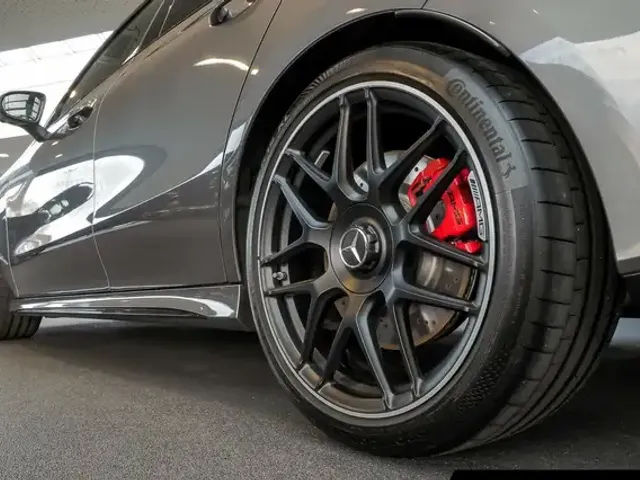 Mercedes-Benz CLA 45 AMG