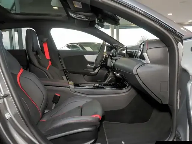 Mercedes-Benz CLA 45 AMG