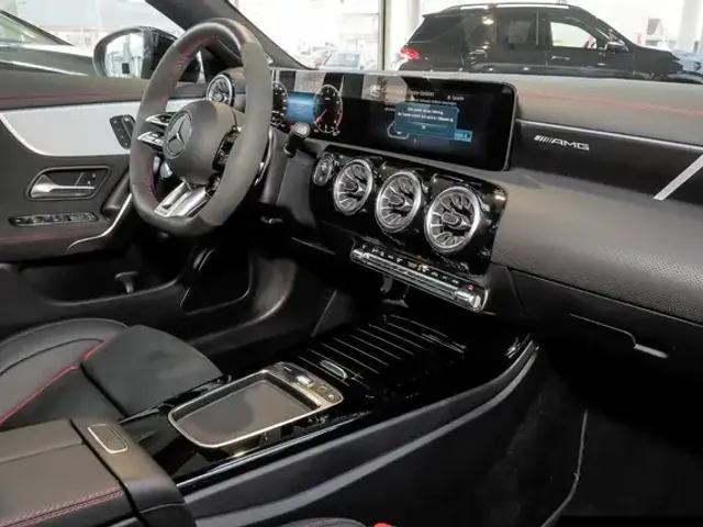 Mercedes-Benz CLA 45 AMG