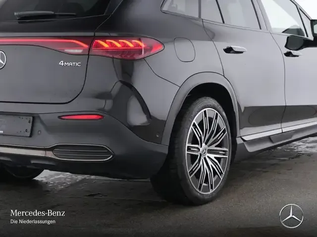 Mercedes-Benz EQE SUV