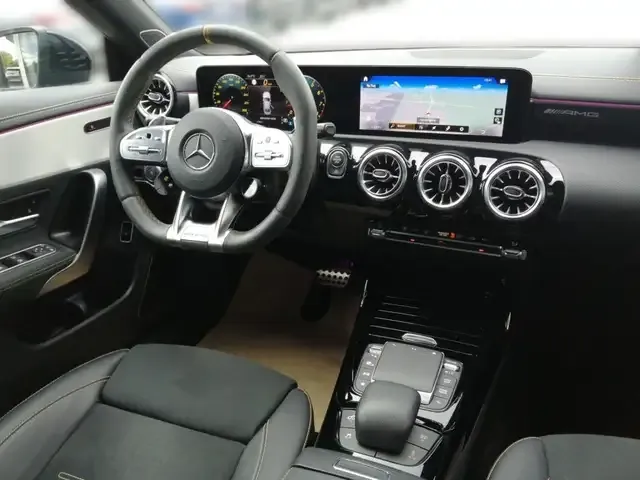 Mercedes-Benz CLA 45 AMG