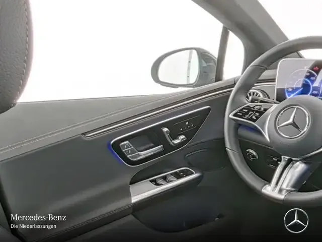 Mercedes-Benz EQE 300