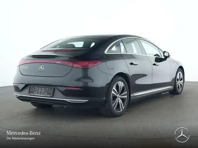 Mercedes-Benz EQE 300