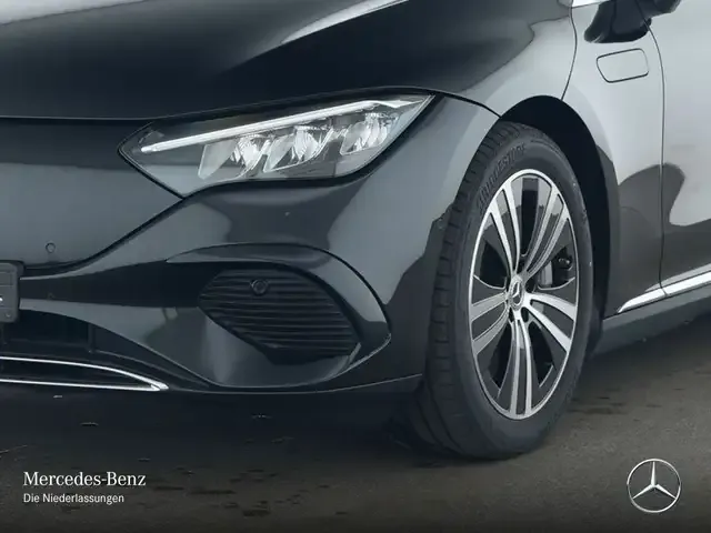 Mercedes-Benz EQE 300