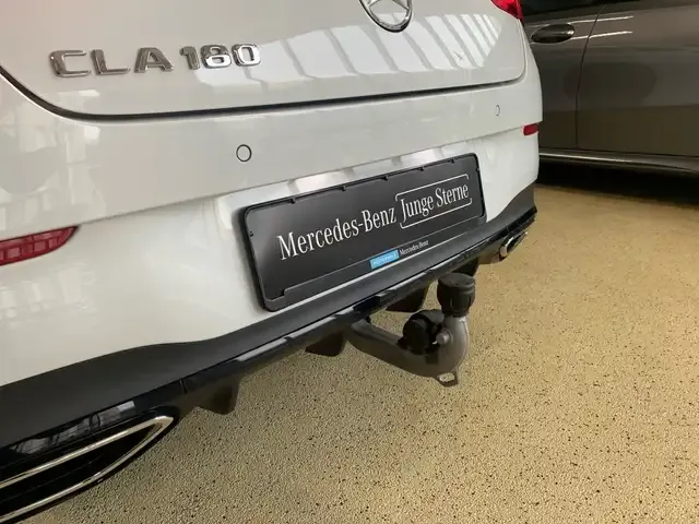 Mercedes-Benz CLA 180