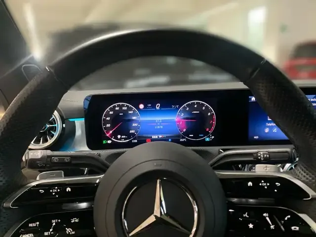 Mercedes-Benz CLA 180