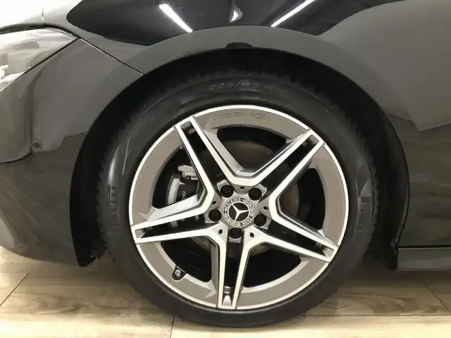 Mercedes-Benz CLA 180