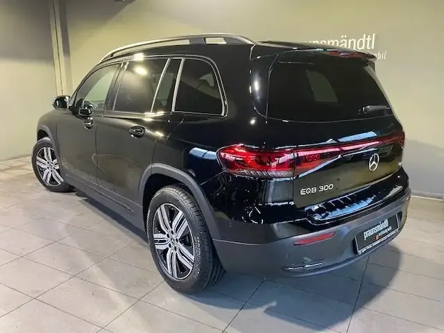 Mercedes-Benz EQB 300