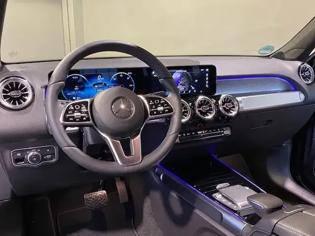 Mercedes-Benz EQB 300