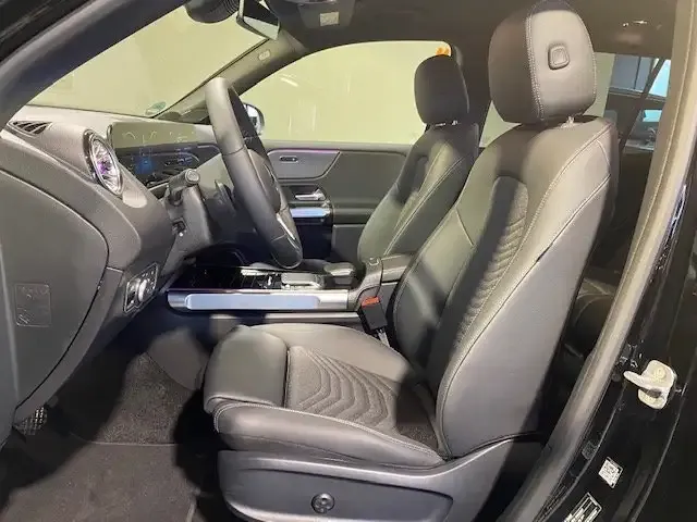 Mercedes-Benz EQB 300