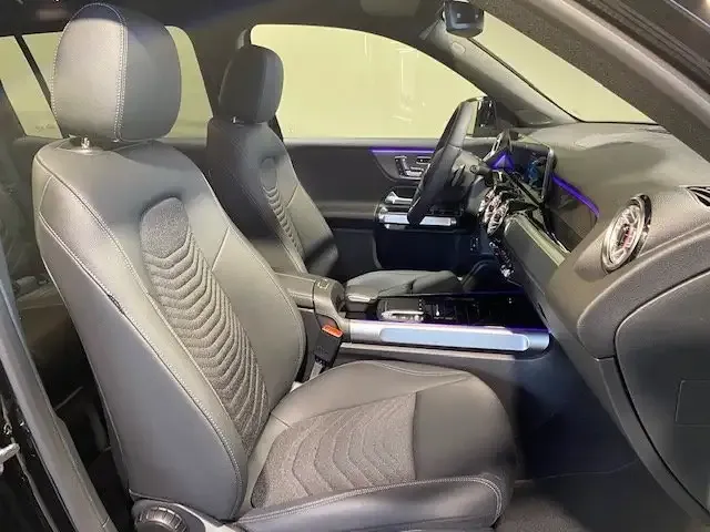 Mercedes-Benz EQB 300