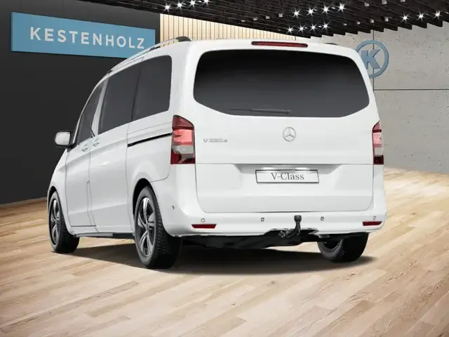 Mercedes-Benz V 220