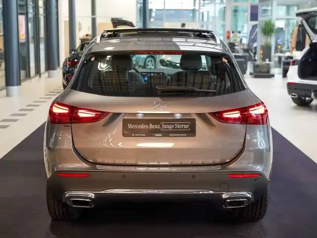 Mercedes-Benz GLA 200