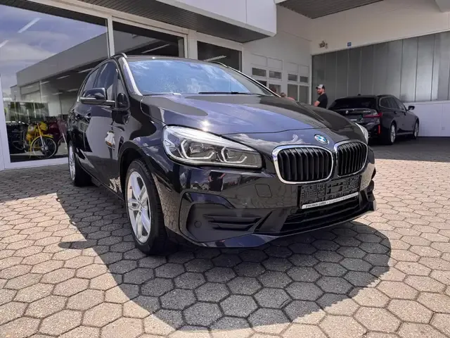 BMW 225