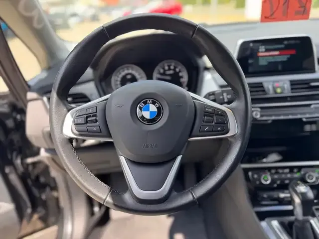 BMW 225