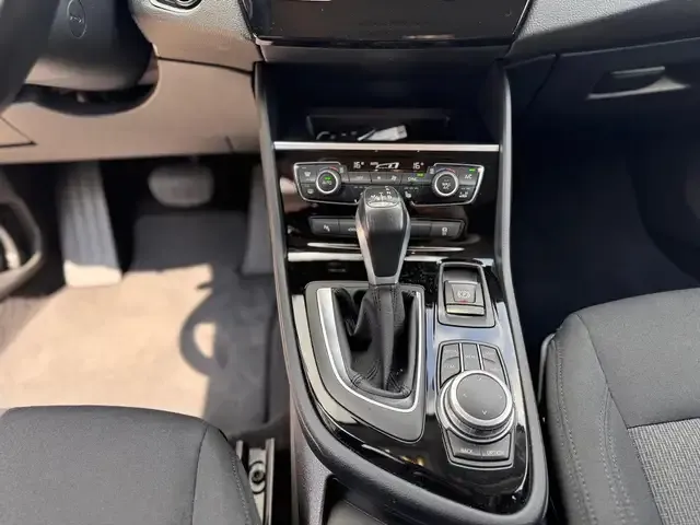 BMW 225