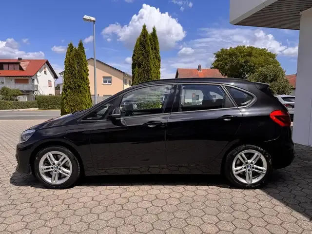 BMW 225