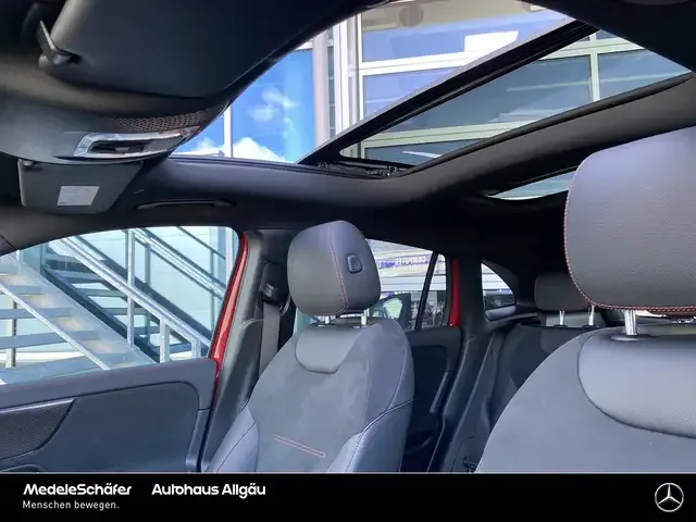 Mercedes-Benz GLA 220