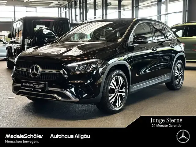 Mercedes-Benz GLA 220