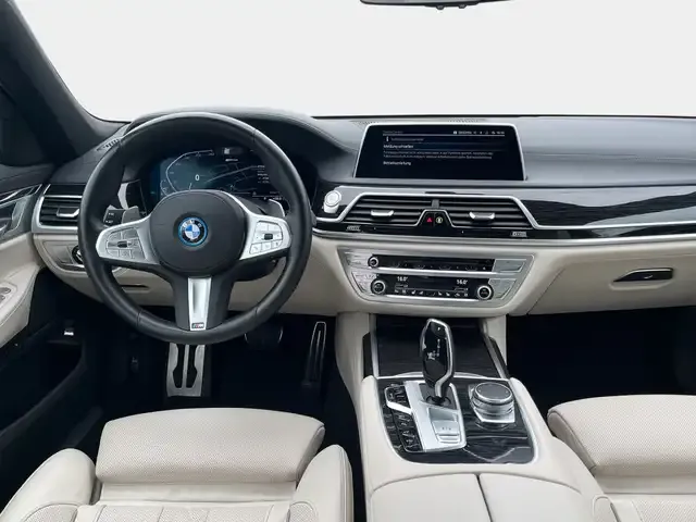 BMW 745