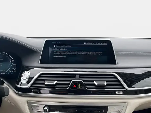 BMW 745