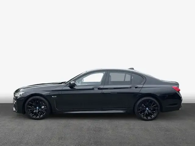 BMW 745