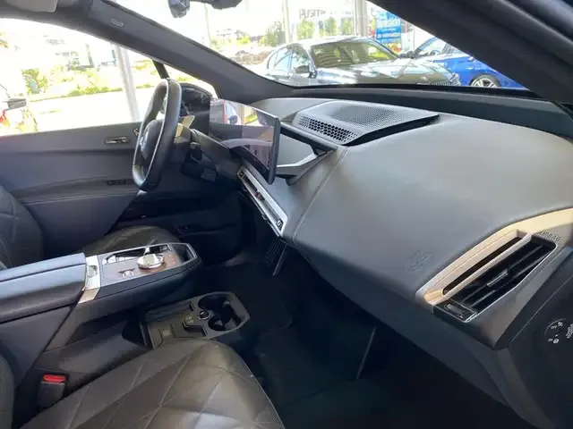 BMW iX