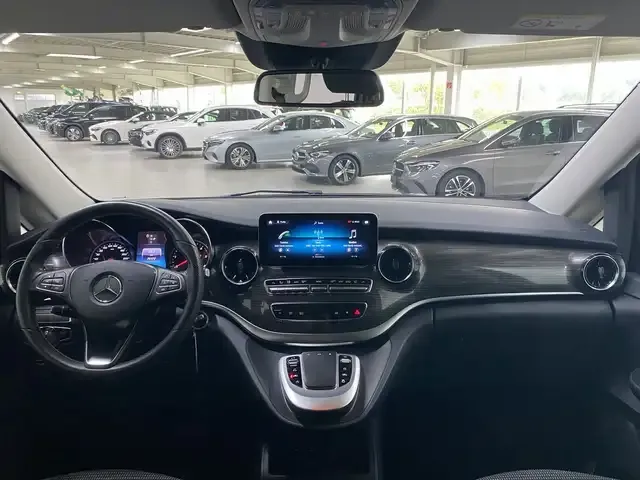 Mercedes-Benz V 250