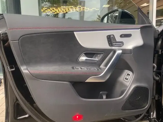 Mercedes-Benz CLA 220